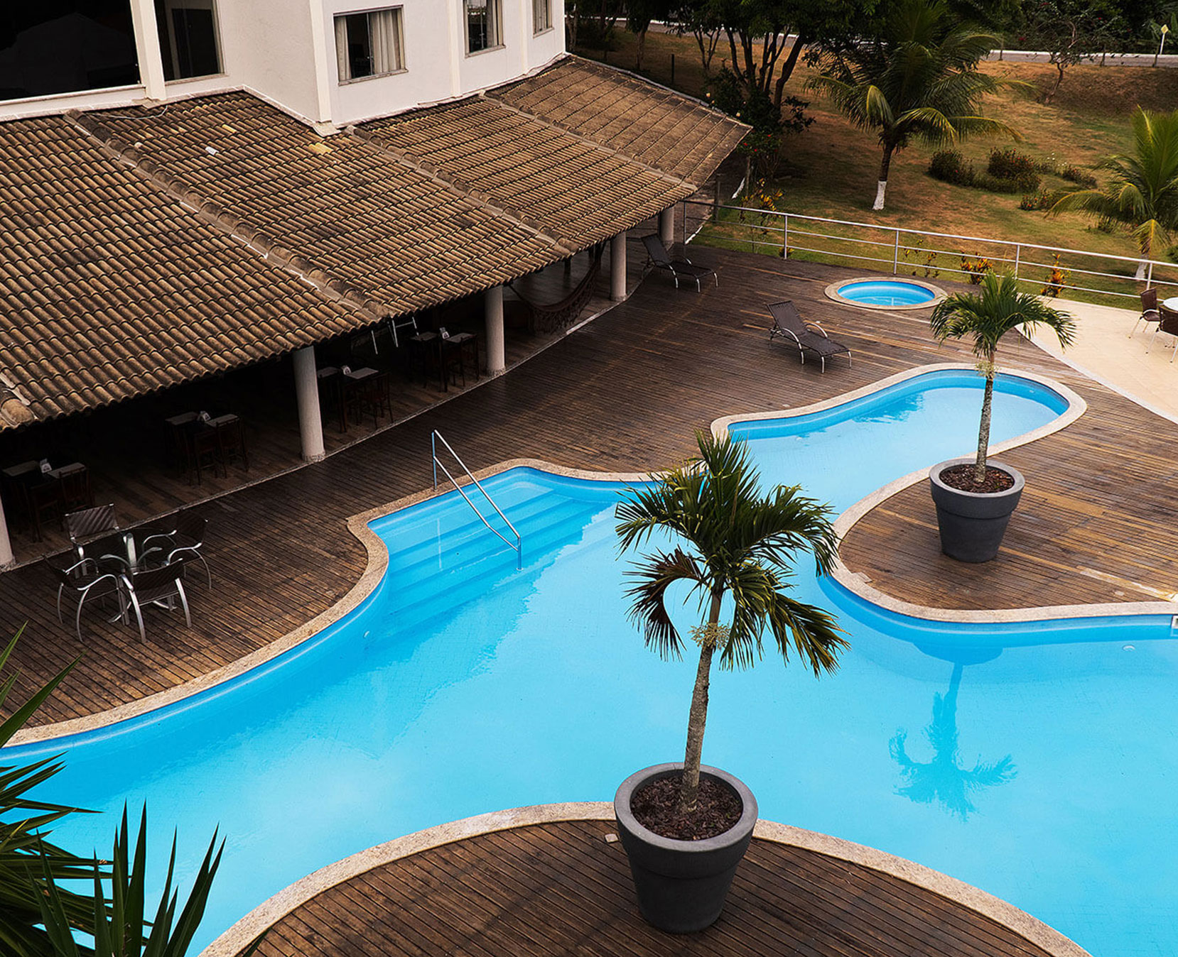 piscina-hotel-bhs-linhares2